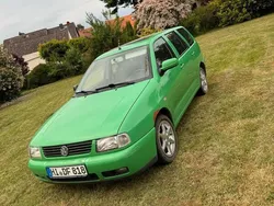 Grün Gebraucht 2000 VW Polo Kombi | 1.850 €