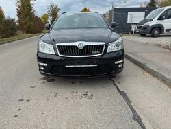 Schwarz Gebraucht 2012 Skoda Octavia vRS Kombi | 5.999 € (Superpreis)