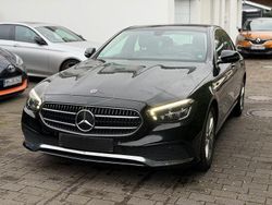 Schwarz Gebraucht 2021 Mercedes E200 Avantgarde Limousine | 18.900 €