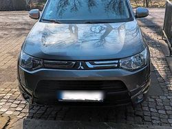 Grau Gebraucht 2013 Mitsubishi Outlander SUV | 7.200 €