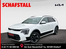 Weiss ((swp) snow white pearl) Gebraucht 2023 Kia e-Niro Spirit SUV | 27.979 € (Fairer Preis)