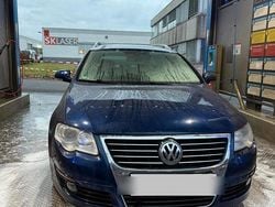 Blau Gebraucht 2011 VW Golf VI Kleinwagen | 3.000 € (Guter Preis)