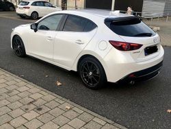 Weiß Gebraucht 2015 Mazda 3 Black Limited Limousine | 9.600 € (Fairer Preis)