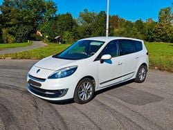 Weiß Gebraucht 2012 Renault Grand Scénic III Luxe Van / Kleinbus | 6.800 € (Fairer Preis)