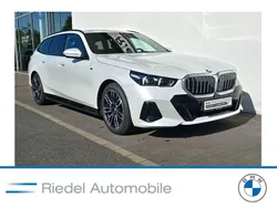 Mineral weiss metallic Gebraucht 2024 BMW 540 M Sport Kombi | 65.990 €