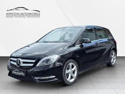 Schwarz Gebraucht 2014 Mercedes B200 Sport Van / Kleinbus | 14.900 € (Fairer Preis)