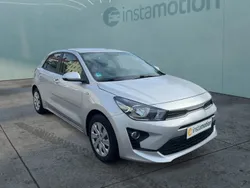 Silber Gebraucht 2023 Kia Rio Edition 7 Limousine | 15.149 € (Fairer Preis)