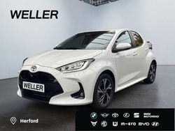 Weiss Gebraucht 2025 Toyota Yaris Hybrid Comfort Kleinwagen | 25.689 € (Fairer Preis)