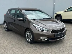 Braun Gebraucht 2012 Kia Ceed Limousine | 9.950 € (Etwas zu teuer)