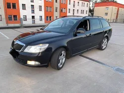 Schwarz Gebraucht 2010 Skoda Octavia Kombi | 4.150 € (Fairer Preis)