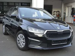 Schwarz magicperl Gebraucht 2021 Skoda Fabia Ambition Limousine | 9.890 € (Fairer Preis)