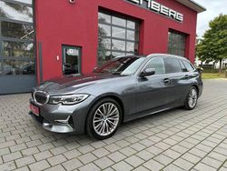 Grau Gebraucht 2020 BMW 318 Luxury Line Kombi | 17.480 € (Fairer Preis)