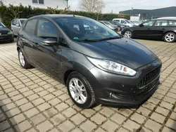 Grau Gebraucht 2017 Ford Fiesta Celebration Kleinwagen | 7.990 € (Fairer Preis)
