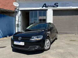 Schwarz Gebraucht 2013 VW Jetta Life Limousine | 9.990 € (Etwas zu teuer)