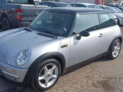 Pure silver metallic Gebraucht 2002 Mini Cooper Kleinwagen | 4.590 € (Fairer Preis)