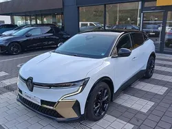 Weiß Gebraucht 2022 Renault Mégane Iconic Limousine | 27.990 € (Fairer Preis)