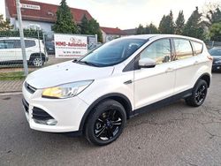 Weiß Gebraucht 2016 Ford Kuga Trend SUV | 7.900 € (Superpreis)
