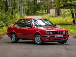 Rot Gebraucht 1989 BMW 325 Sport Line Limousine | 15.900 €