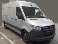 Silber metallic Gebraucht 2022 Mercedes Sprinter Van | 28.860 €
