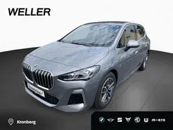 Skyscraper grau (grau) Gebraucht 2023 BMW 218 Active Tourer Performance Van / Kleinbus | 32.850 €