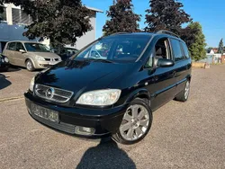 Schwarz Gebraucht 2005 Opel Zafira Executive Van / Kleinbus | 2.999 € (Teuer)