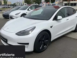 Weiß Gebraucht 2021 Tesla Model 3 Limousine | 26.800 € (Fairer Preis)