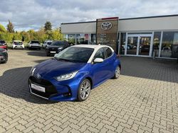 Blau Gebraucht 2022 Toyota Yaris Hybrid Elegant Limousine | 20.450 € (Fairer Preis)