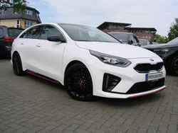 White deluxe Gebraucht 2021 Kia ProCeed GT Kleinwagen | 24.980 € (Fairer Preis)
