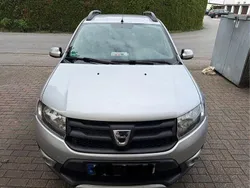 Silber Gebraucht 2014 Dacia Sandero Prestige Kleinwagen | 3.800 € (Guter Preis)