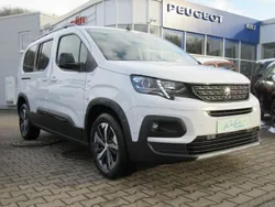 Weiß Gebraucht 2023 Peugeot Rifter GT Van / Kleinbus | 37.900 €