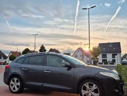 Grau Gebraucht 2010 Renault Mégane GrandTour Dynamique Kombi | 2.499 € (Guter Preis)