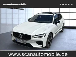 Crystal white (metallic) Gebraucht 2023 Volvo V60 Plus Kombi | 55.990 €