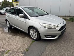 Silber Gebraucht 2015 Ford Focus Trend Limousine | 9.999 € (Guter Preis)