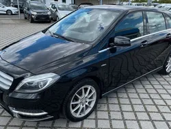 Schwarz Gebraucht 2012 Mercedes B180 Van / Kleinbus | 9.999 € (Fairer Preis)