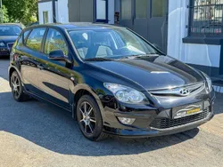 Schwarz Gebraucht 2011 Hyundai i30 Limousine | 5.990 € (Etwas zu teuer)