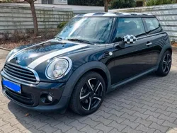 Schwarz Gebraucht 2011 Mini Cooper Kleinwagen | 6.000 € (Etwas zu teuer)