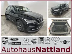 Deep black perleffekt (schwarz) Gebraucht 2023 VW Tiguan Life SUV | 22.950 € (Guter Preis)