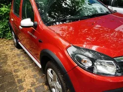 Rot Gebraucht 2012 Dacia Sandero Stepway Kleinwagen | 3.600 € (Guter Preis)