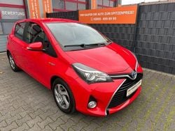 Rot Gebraucht 2014 Toyota Yaris Hybrid Comfort Limousine | 8.980 € (Fairer Preis)