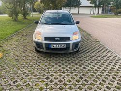 Grau Gebraucht 2007 Ford Fusion Kombi | 1.600 € (Fairer Preis)