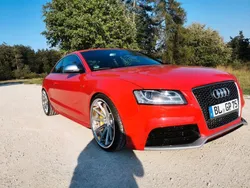 Rot Gebraucht 2009 Audi S5 Ambiente Coupé | 18.500 € (Etwas zu teuer)
