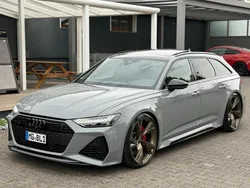 Grau Gebraucht 2021 Audi RS6 Sport Kombi | 98.950 €
