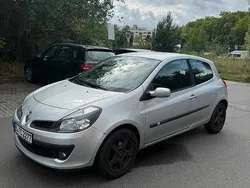 Silber Gebraucht 2006 Renault Clio II Kleinwagen | 2.300 € (Guter Preis)