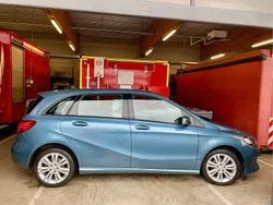 Blau Gebraucht 2014 Mercedes B180 Edition Van / Kleinbus | 14.000 € (Fairer Preis)