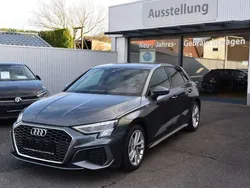 Daytonagrau Gebraucht 2023 Audi A3 Sportback S-Line Limousine | 34.400 € (Etwas zu teuer)