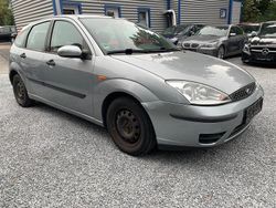 Grau Gebraucht 2004 Ford Focus Limousine | 1.699 € (Fairer Preis)