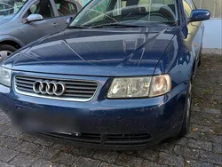 Blau Gebraucht 1999 Audi A3 Limousine | 450 € (Guter Preis)