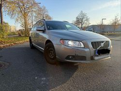 Gold Gebraucht 2009 Volvo V70 Momentum Kombi | 4.400 € (Guter Preis)