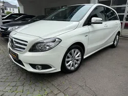 Weiß Gebraucht 2012 Mercedes B200 Van / Kleinbus | 13.750 € (Etwas zu teuer)
