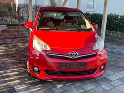 Rot Gebraucht 2011 Toyota Verso-S Club Van / Kleinbus | 7.380 € (Fairer Preis)